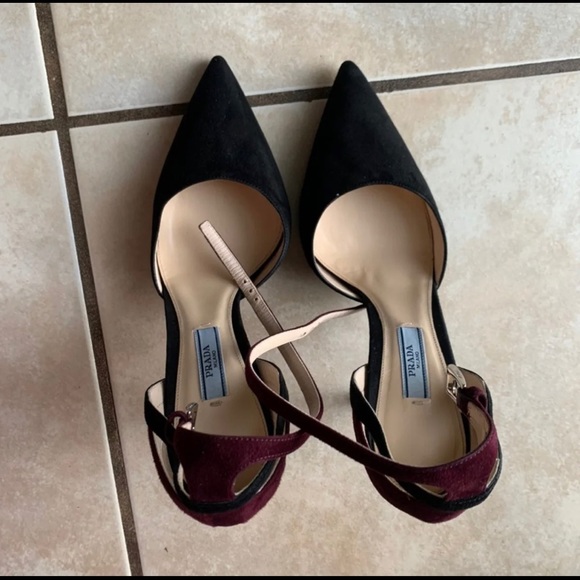 Prada Decollette Black and Burgundy Heel - Picture 8 of 8